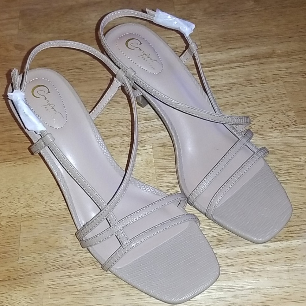 C Comfort heel sz 10 NWT